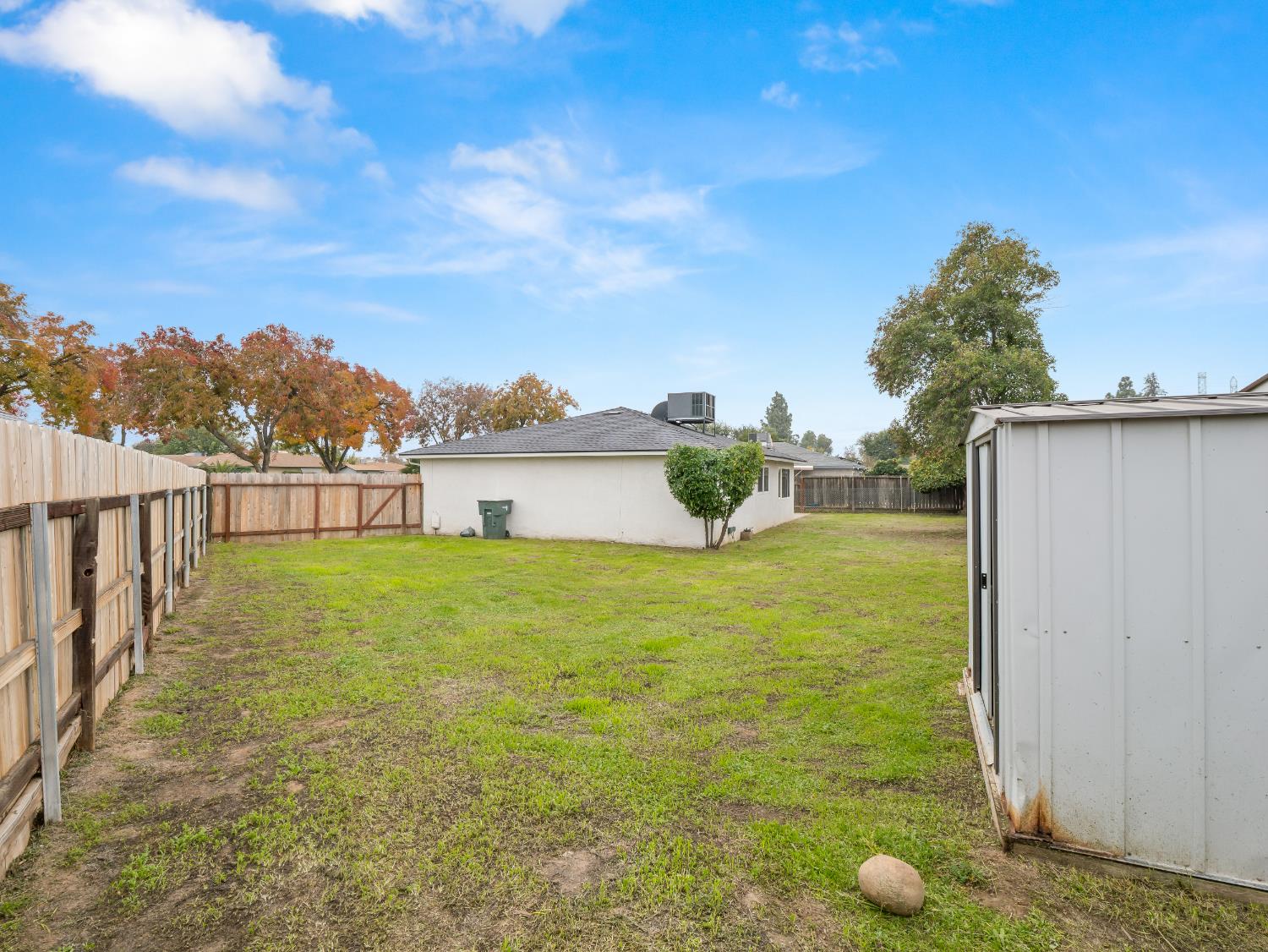 4557 N Sequoia Dr, Fresno, CA 93705