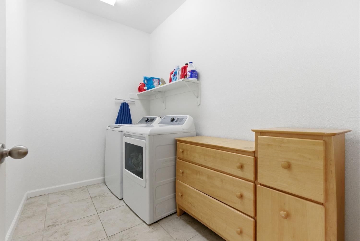 3934 E College, Visalia, CA 93292