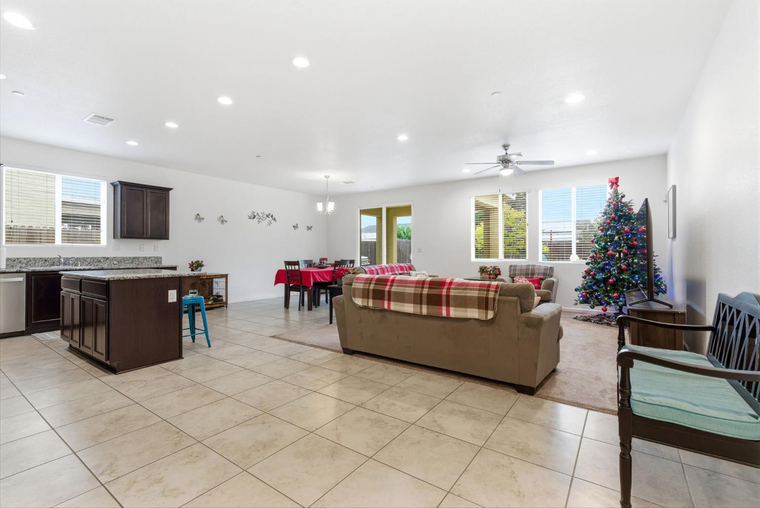 3934 E College, Visalia, CA 93292