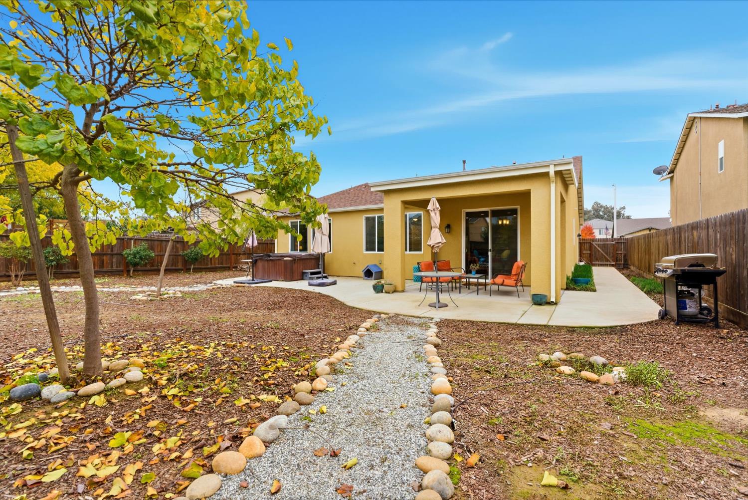 3934 E College, Visalia, CA 93292