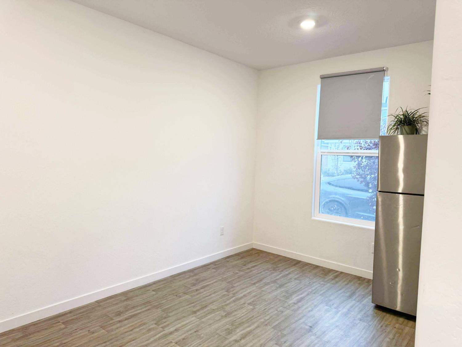 2844 N Vahe Ave, Fresno, CA 93737