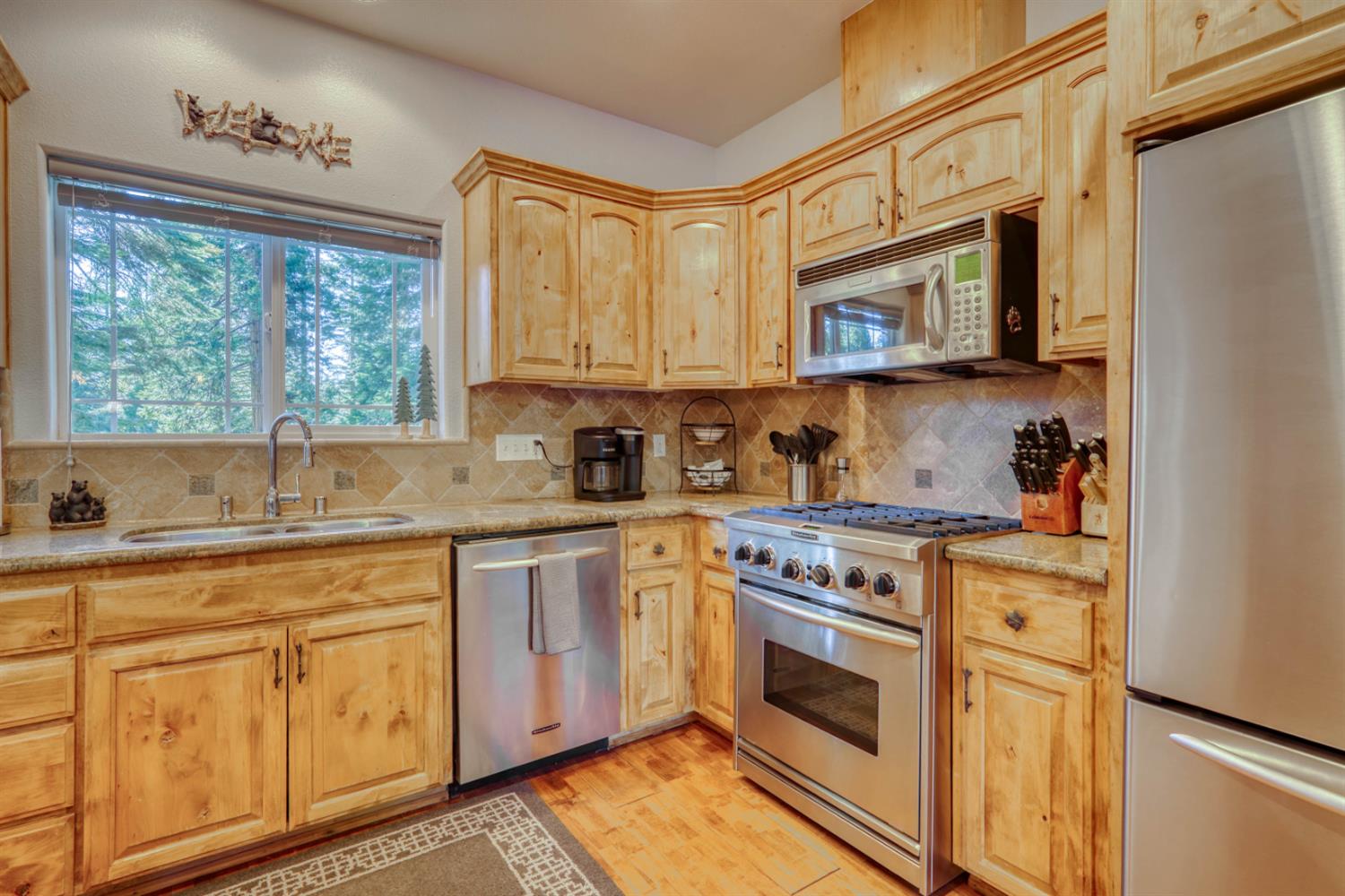 41891 Timber Ridge Rd, Shaver Lake, CA 93664