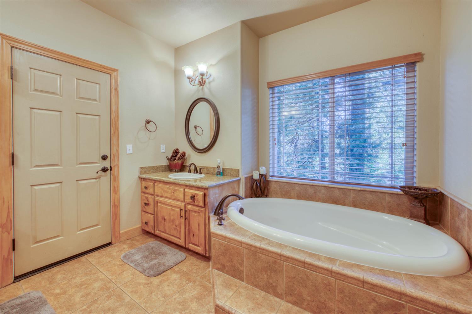 41891 Timber Ridge Rd, Shaver Lake, CA 93664