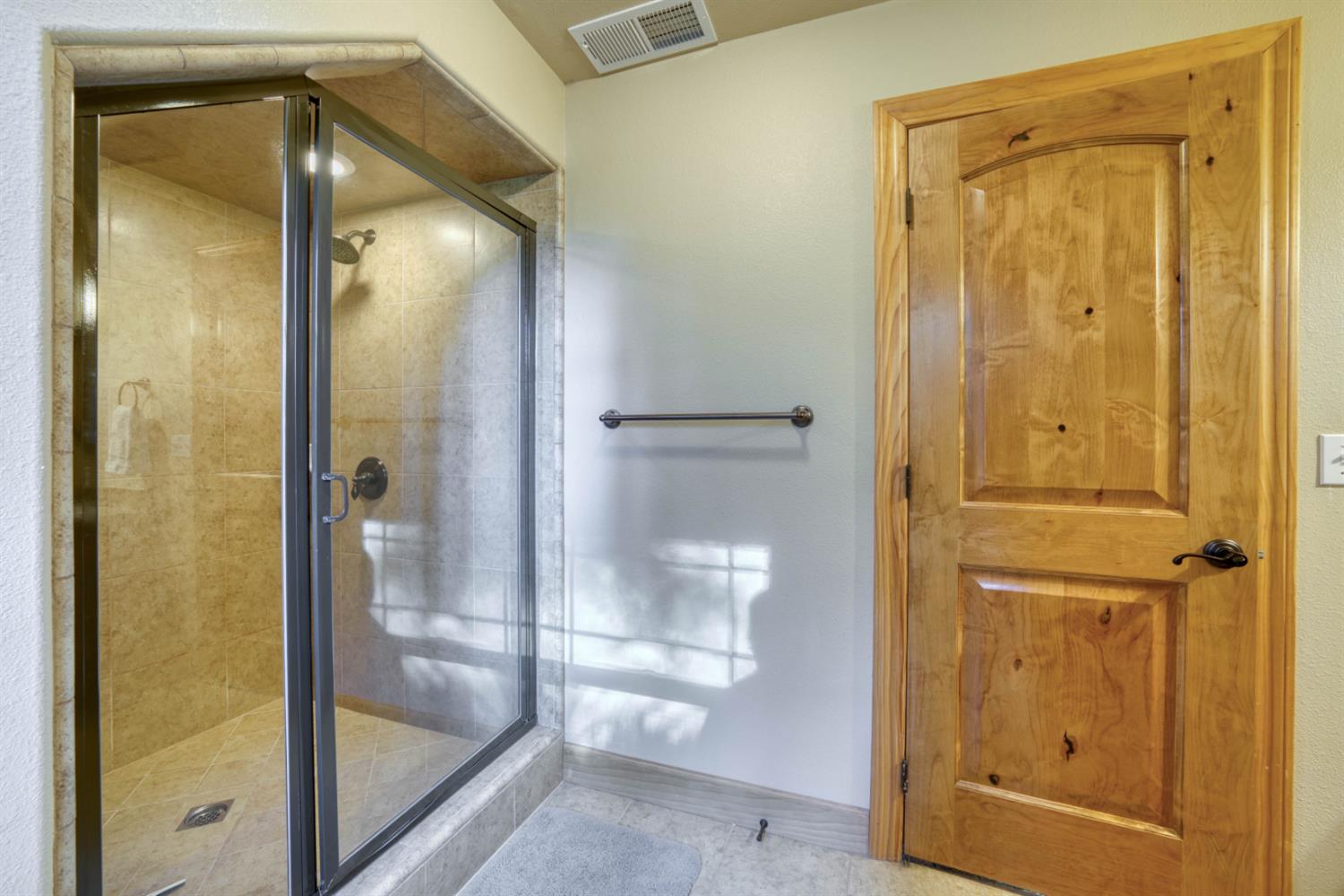 41891 Timber Ridge Rd, Shaver Lake, CA 93664