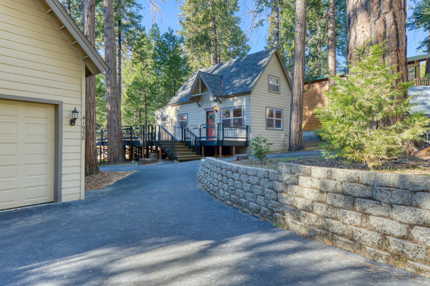 41958 Aspen Rd, Shaver Lake, CA 93664