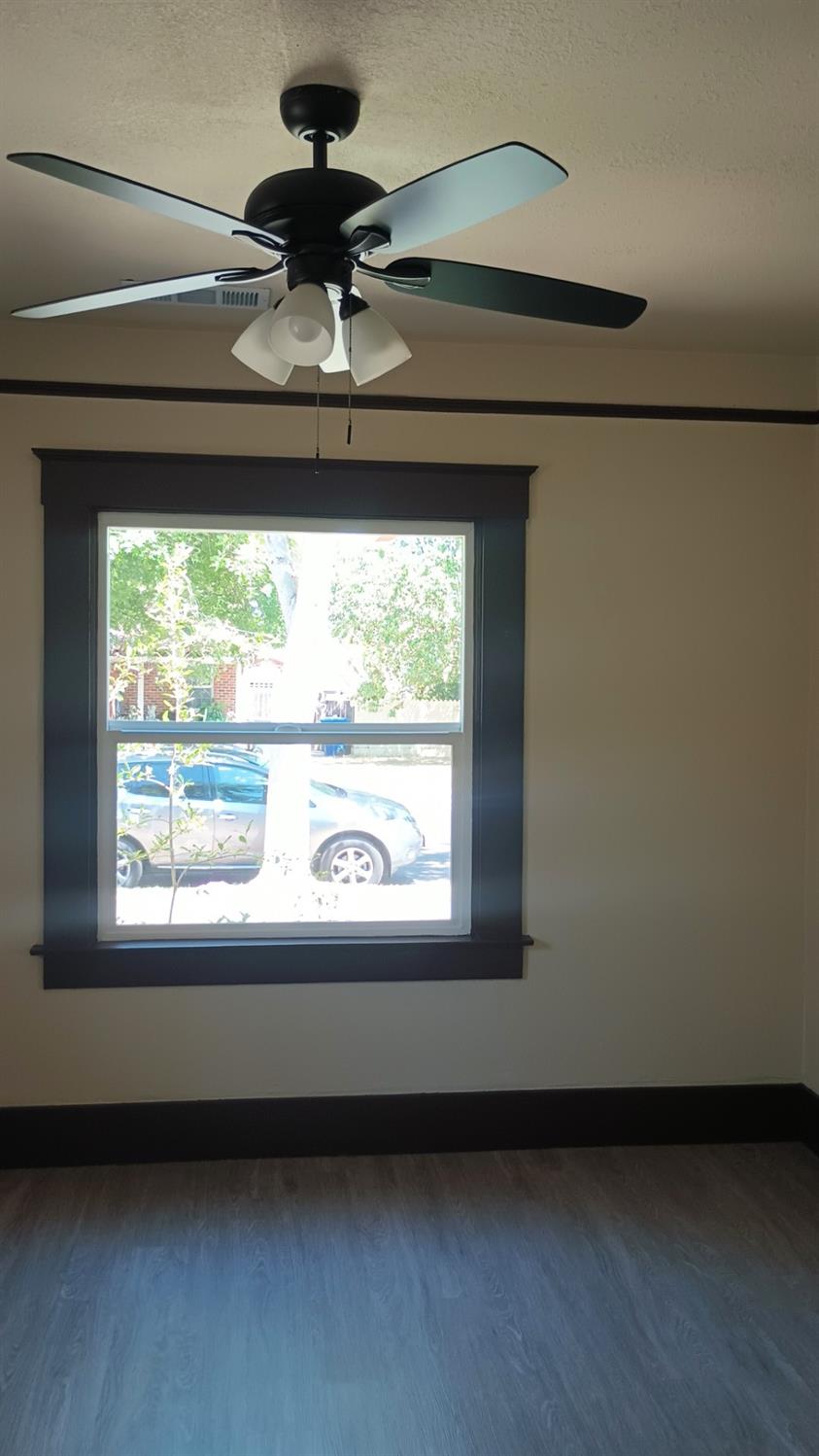 1327 N Ferger Ave, Fresno, CA 93728