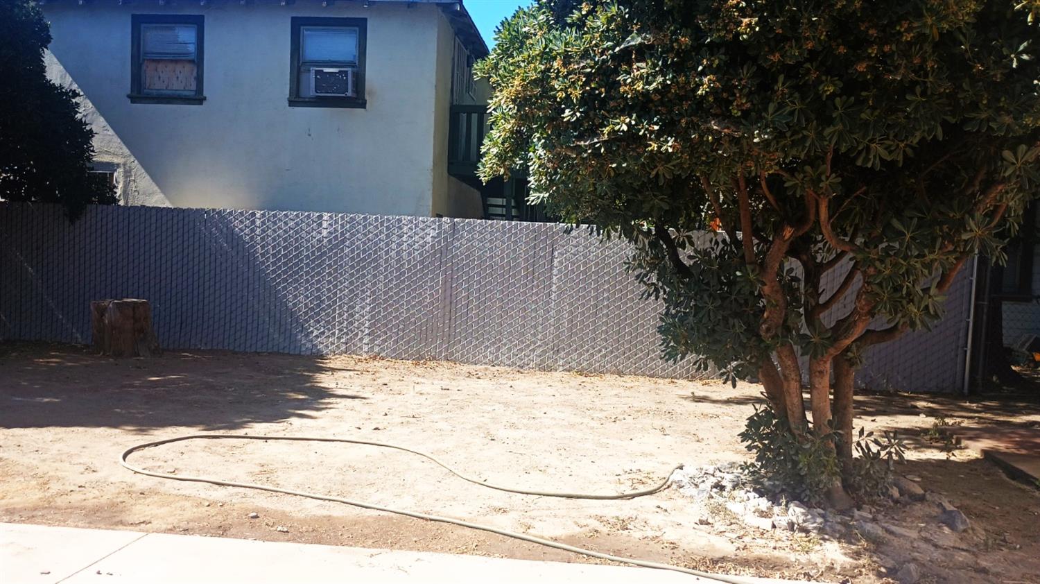 1327 N Ferger Ave, Fresno, CA 93728