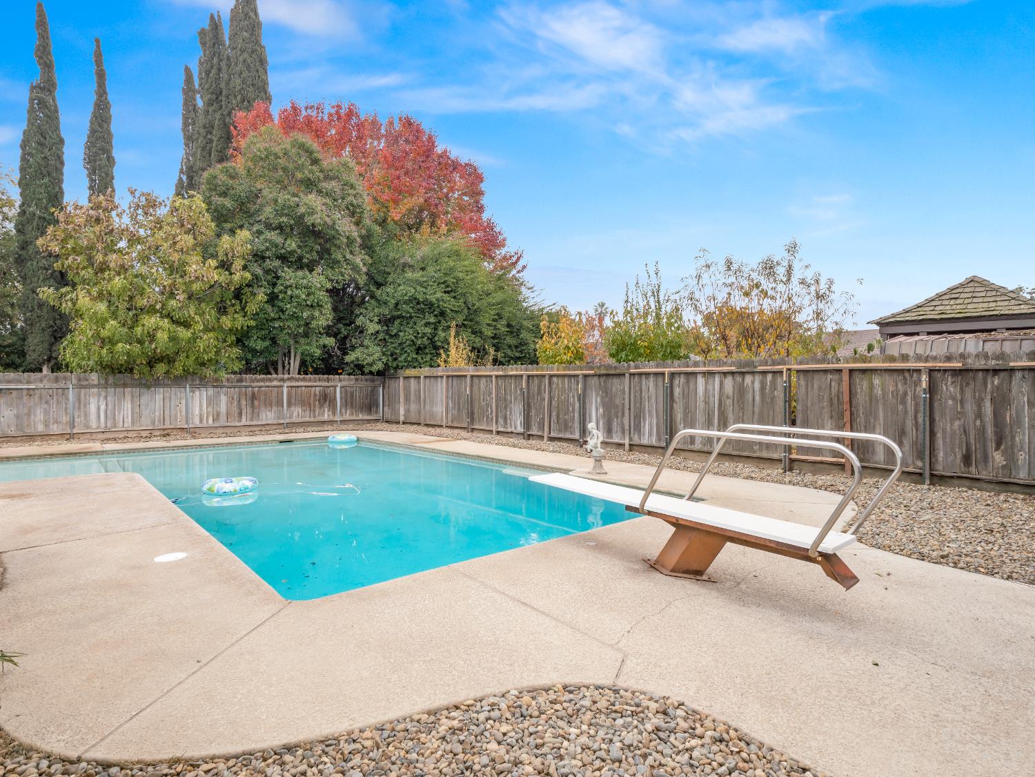 525 E Vartikian Ave, Fresno, CA 93710