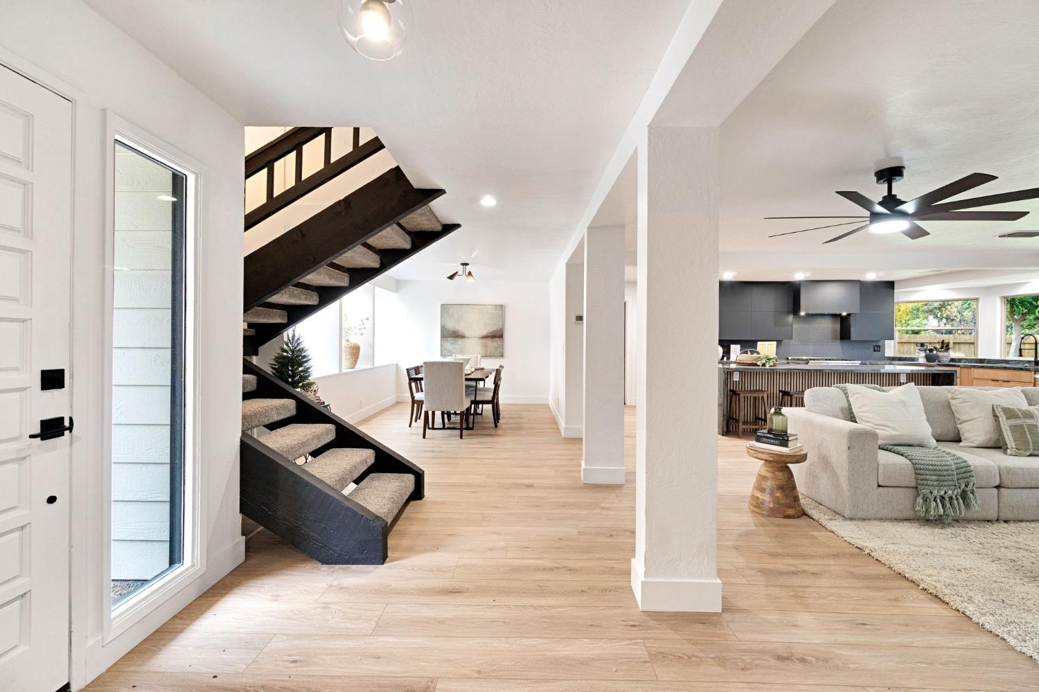 512 E Kelso Ave, Fresno, CA 93720