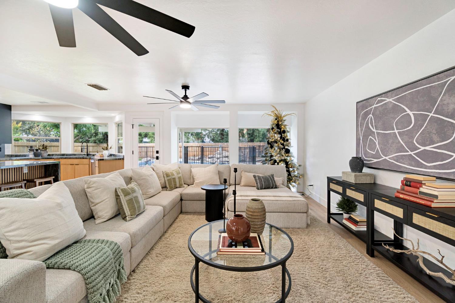 512 E Kelso Ave, Fresno, CA 93720