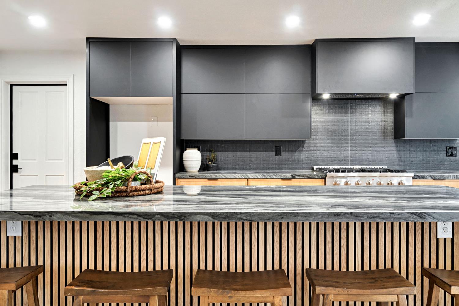 512 E Kelso Ave, Fresno, CA 93720