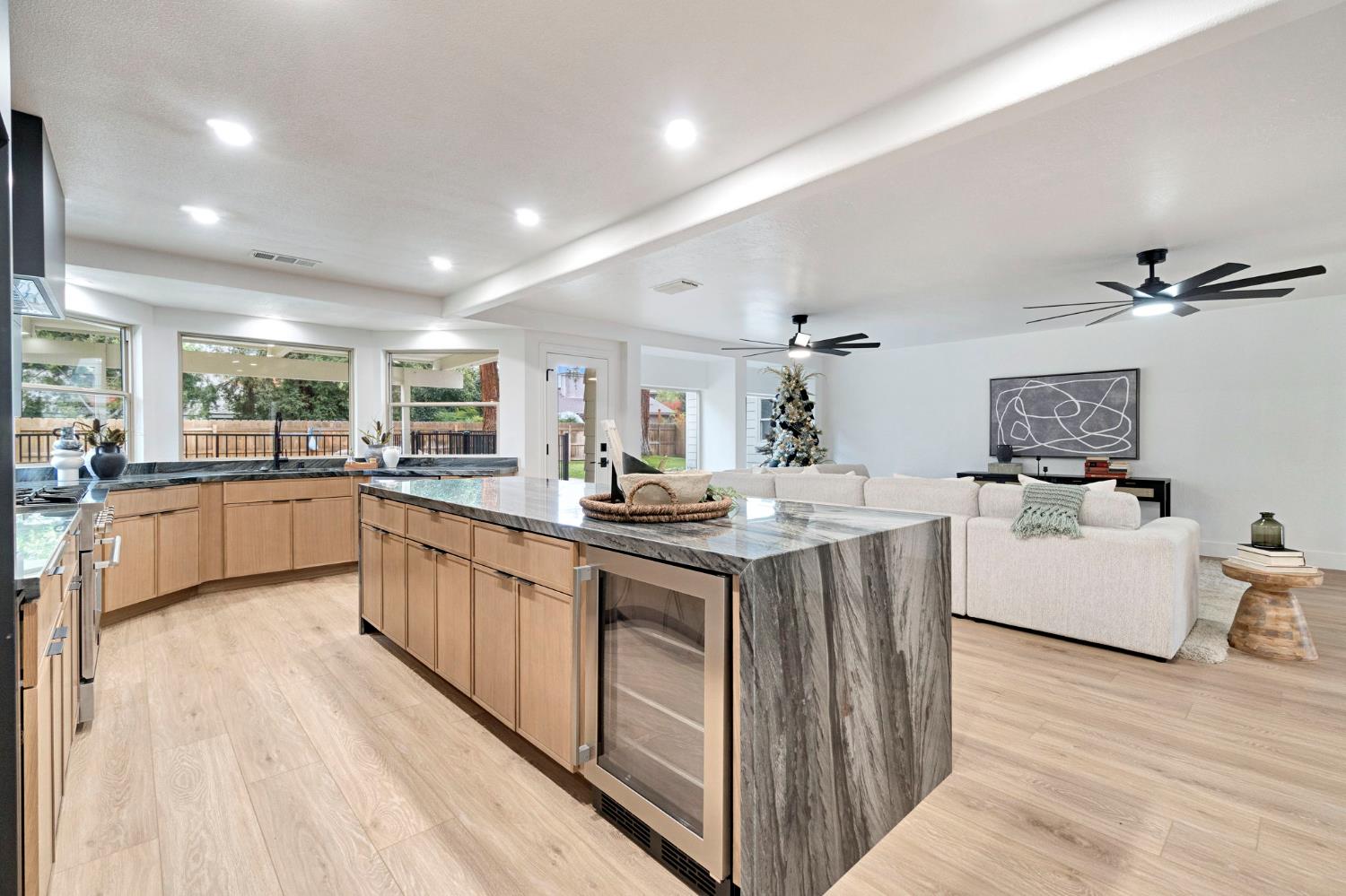 512 E Kelso Ave, Fresno, CA 93720