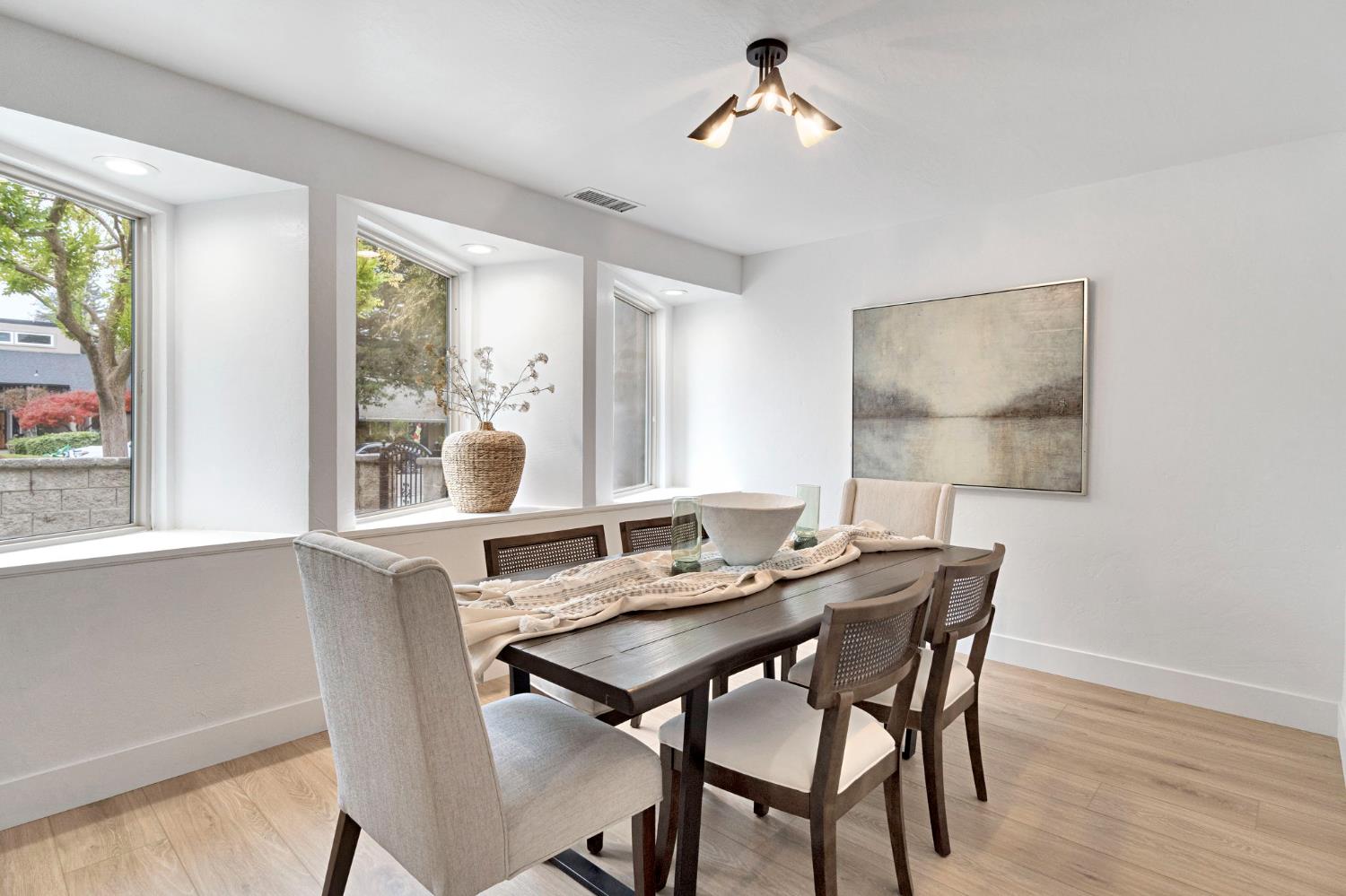 512 E Kelso Ave, Fresno, CA 93720