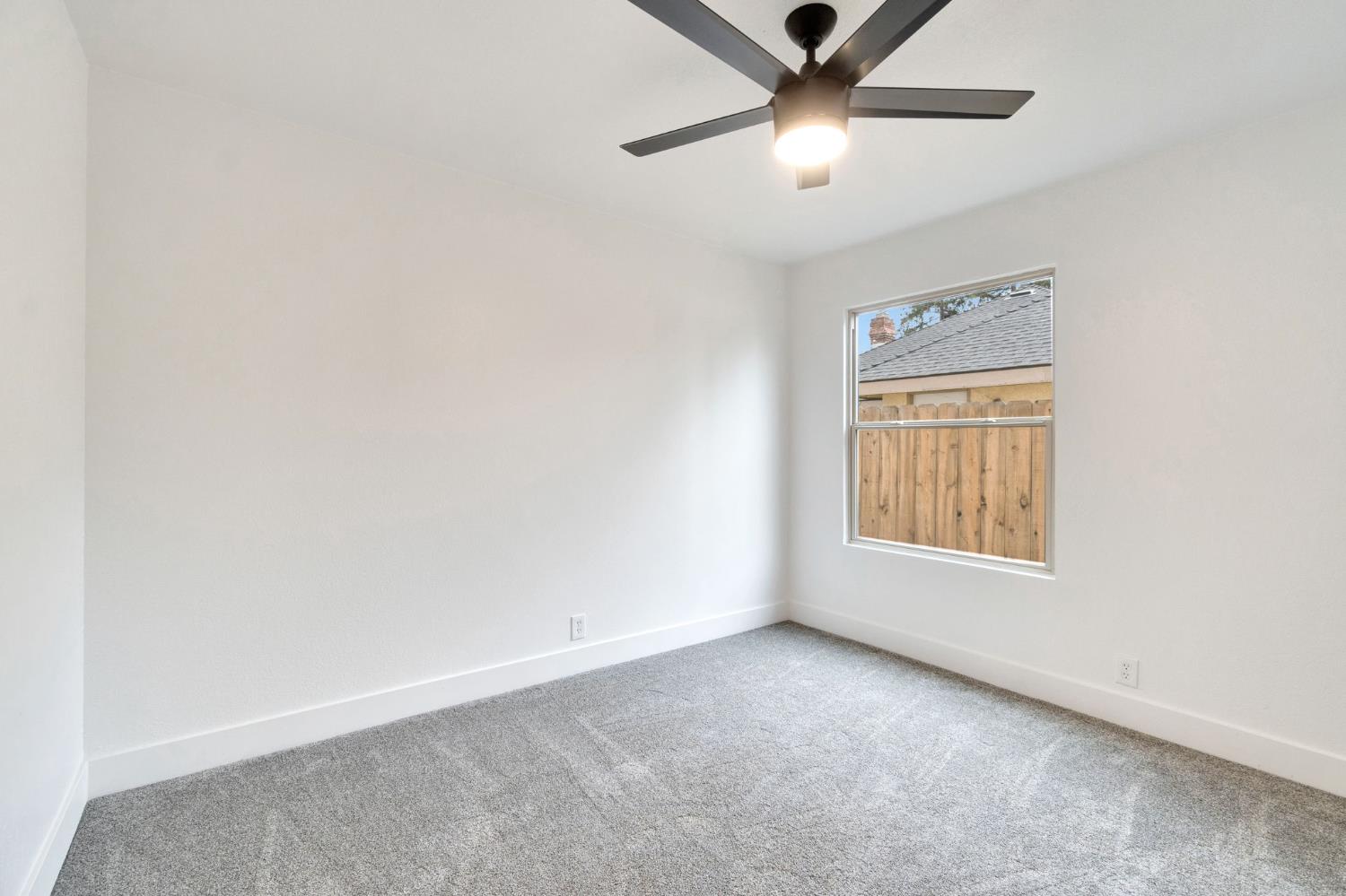 512 E Kelso Ave, Fresno, CA 93720