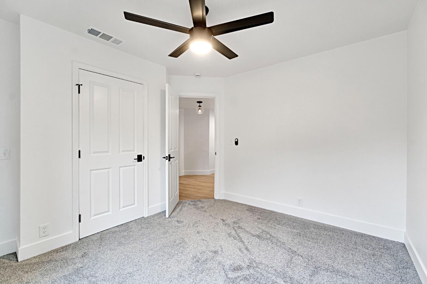 512 E Kelso Ave, Fresno, CA 93720