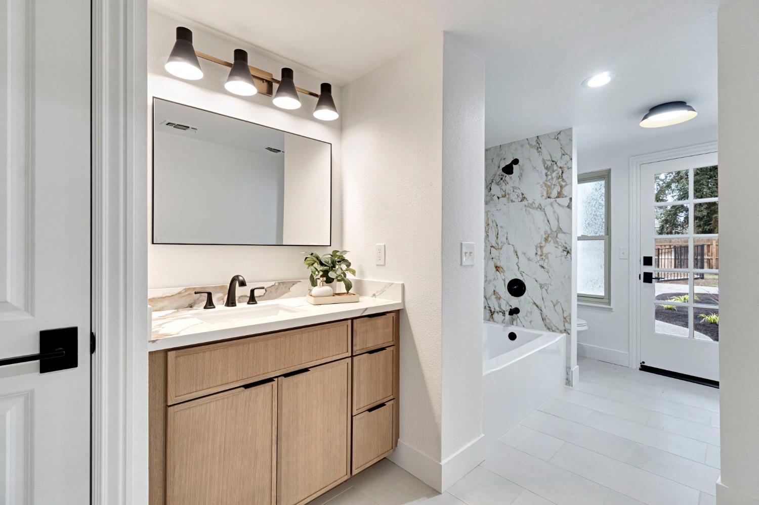 512 E Kelso Ave, Fresno, CA 93720