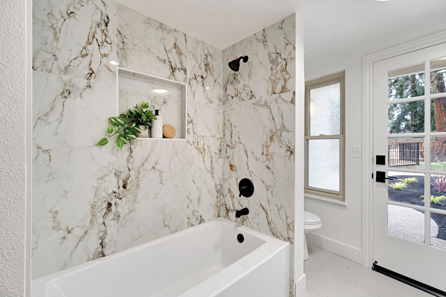 512 E Kelso Ave, Fresno, CA 93720