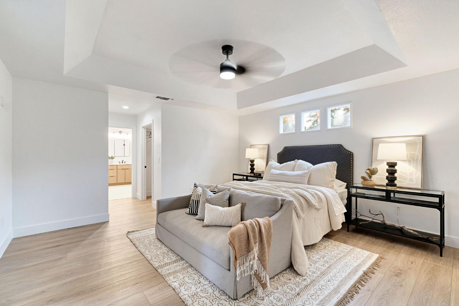 512 E Kelso Ave, Fresno, CA 93720