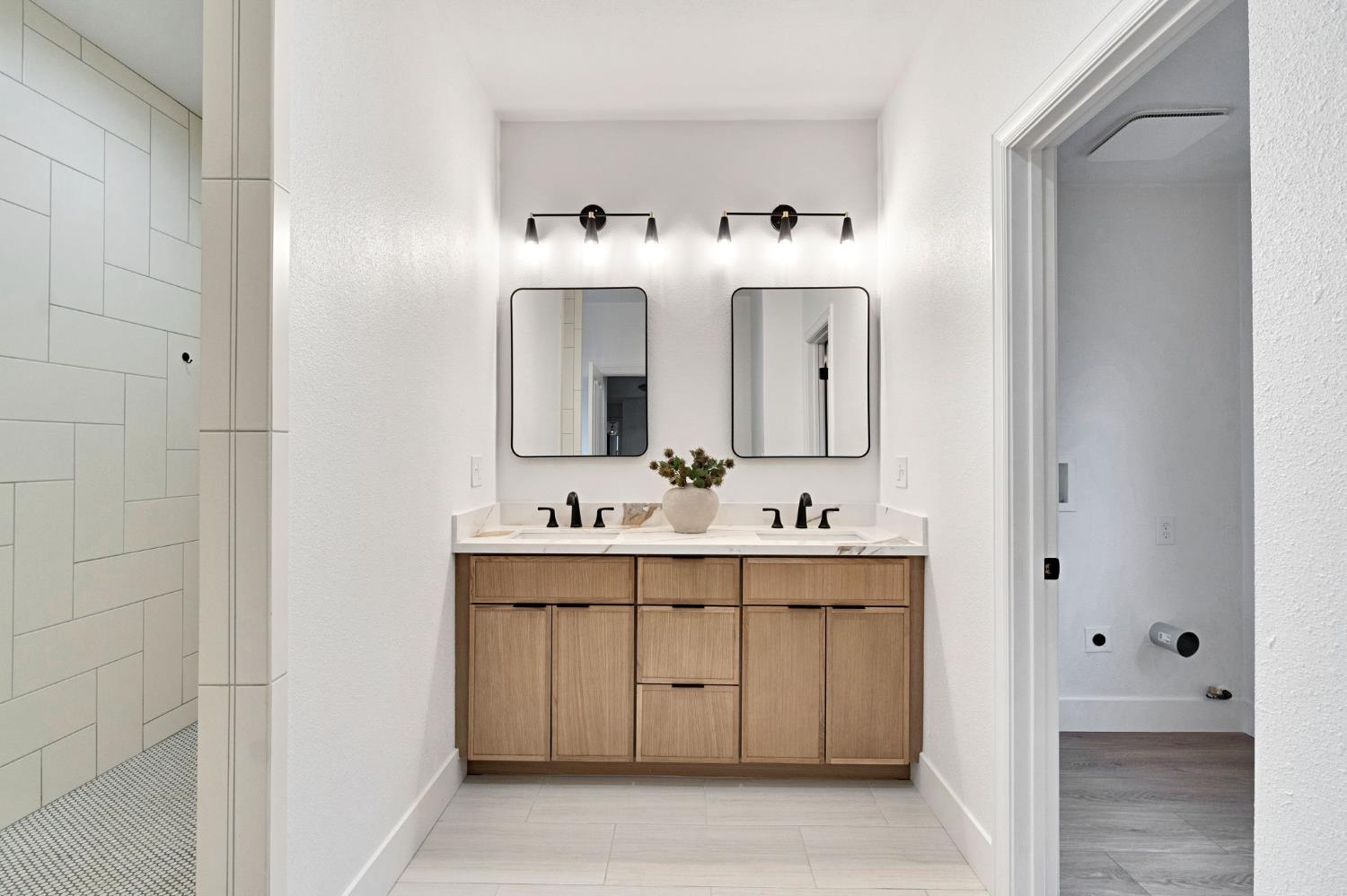 512 E Kelso Ave, Fresno, CA 93720