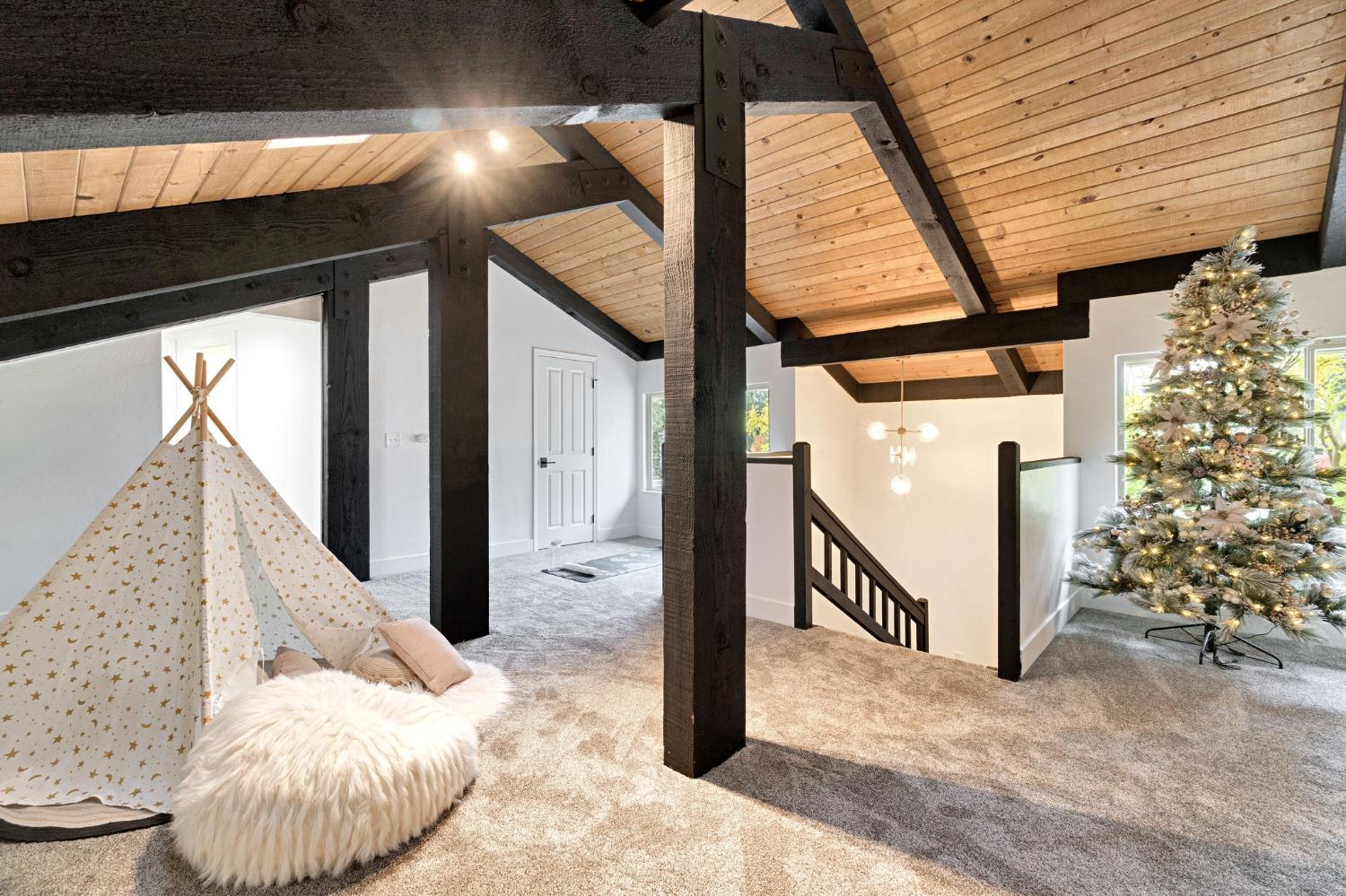 512 E Kelso Ave, Fresno, CA 93720