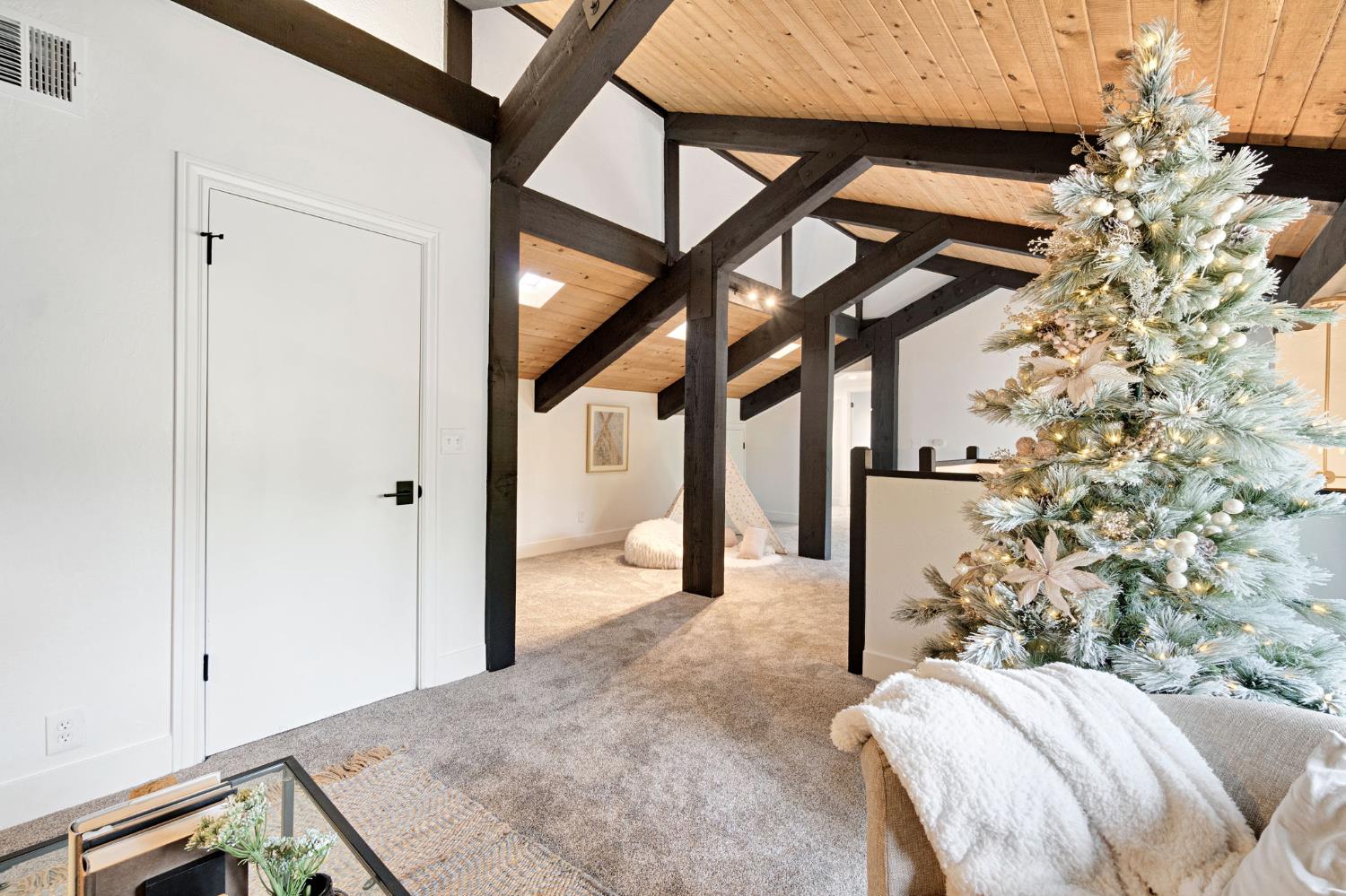 512 E Kelso Ave, Fresno, CA 93720