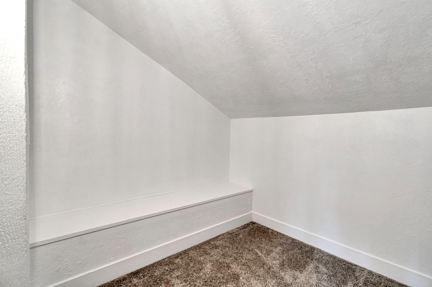 512 E Kelso Ave, Fresno, CA 93720