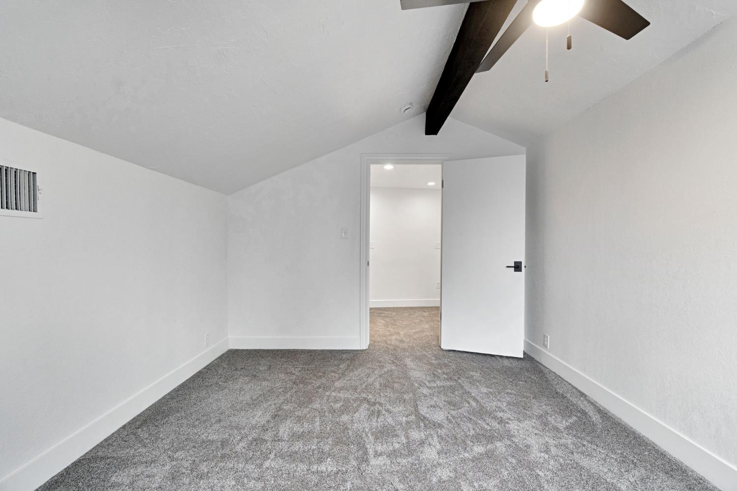 512 E Kelso Ave, Fresno, CA 93720