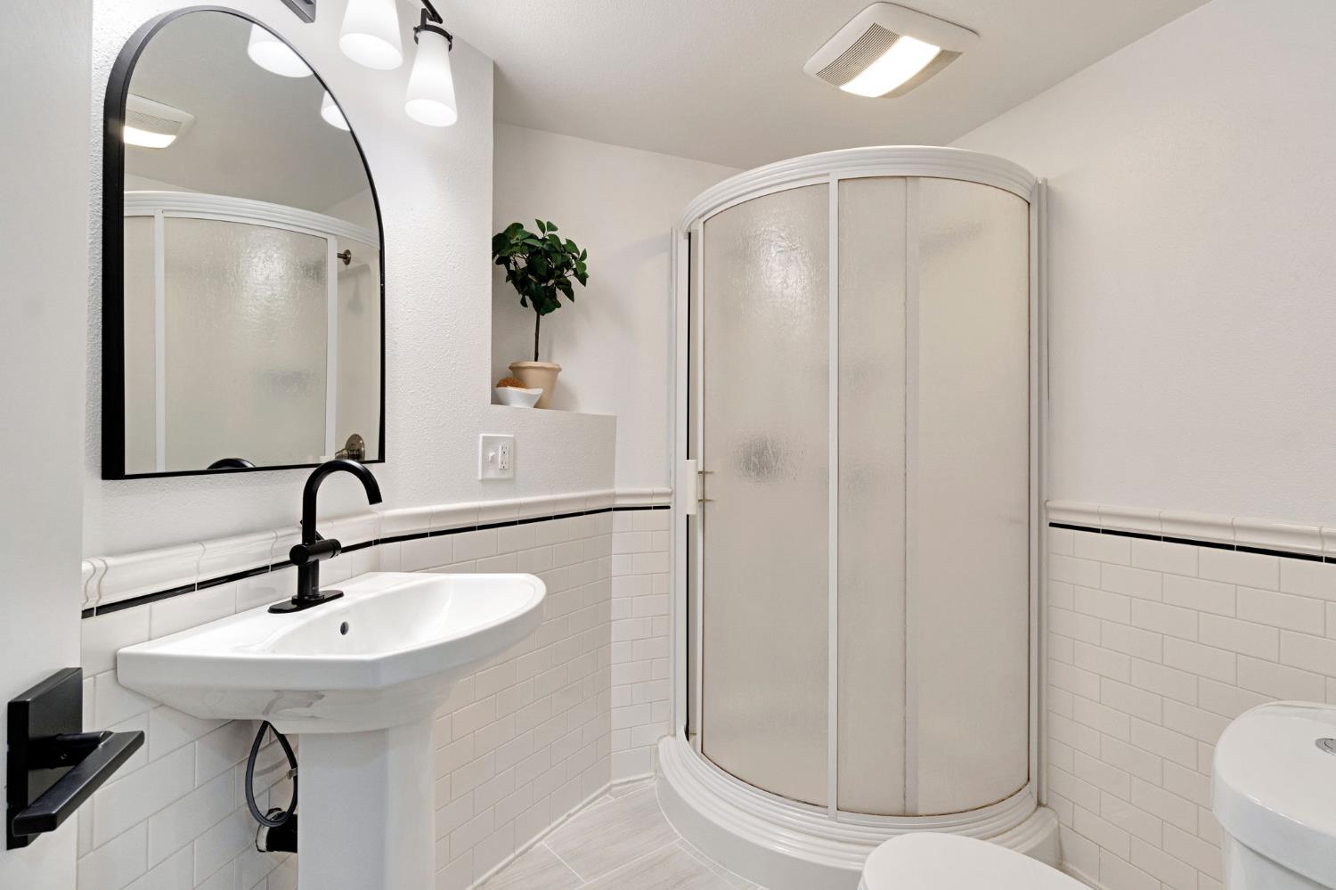 512 E Kelso Ave, Fresno, CA 93720