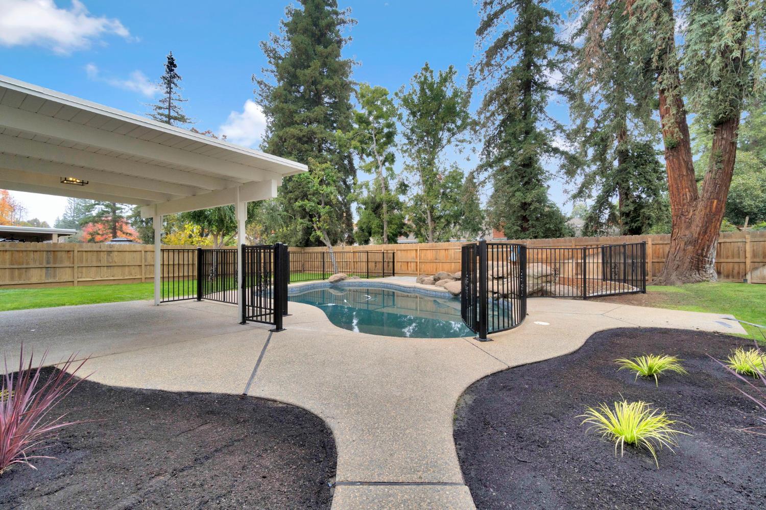 512 E Kelso Ave, Fresno, CA 93720