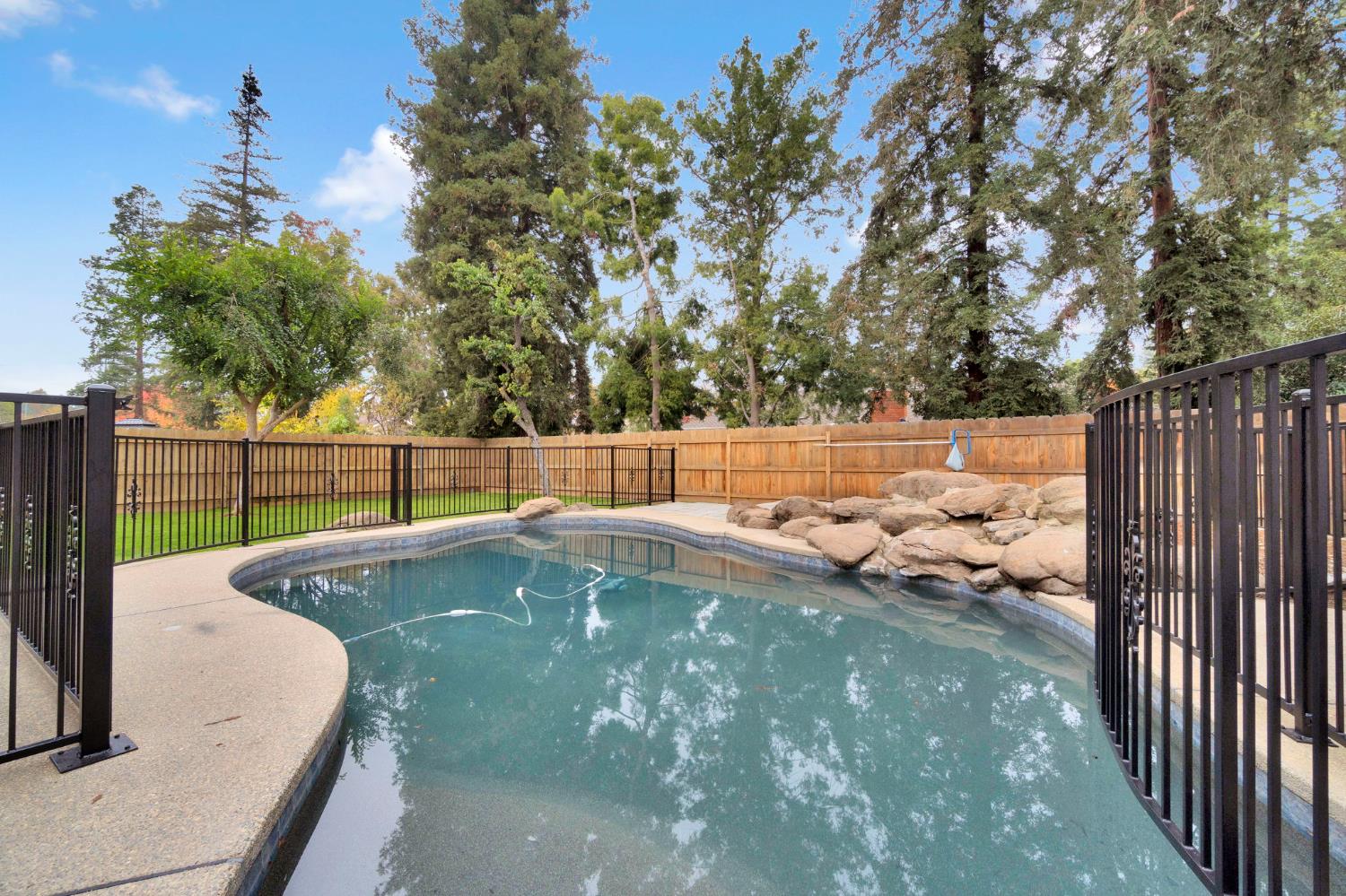 512 E Kelso Ave, Fresno, CA 93720