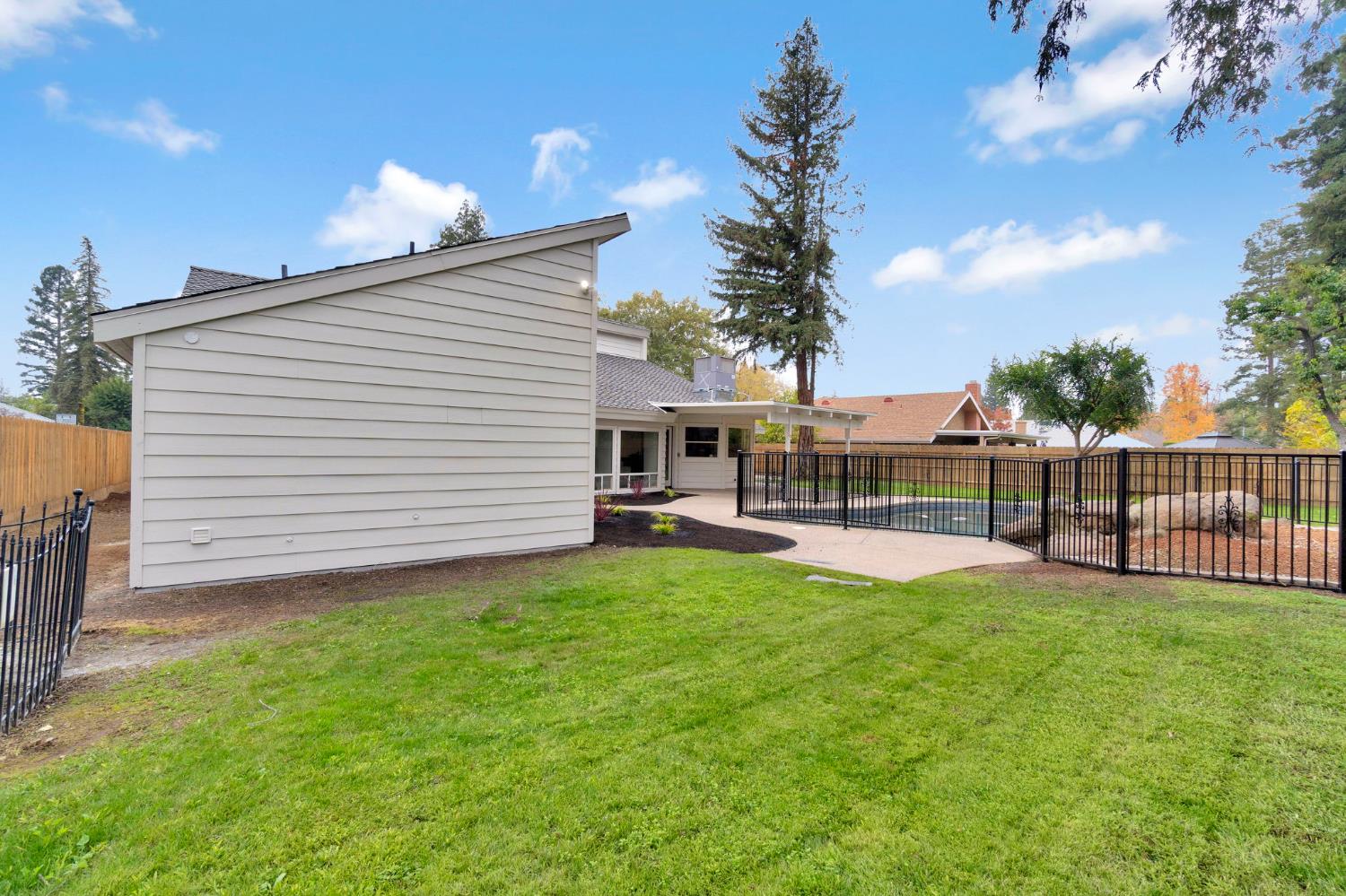 512 E Kelso Ave, Fresno, CA 93720