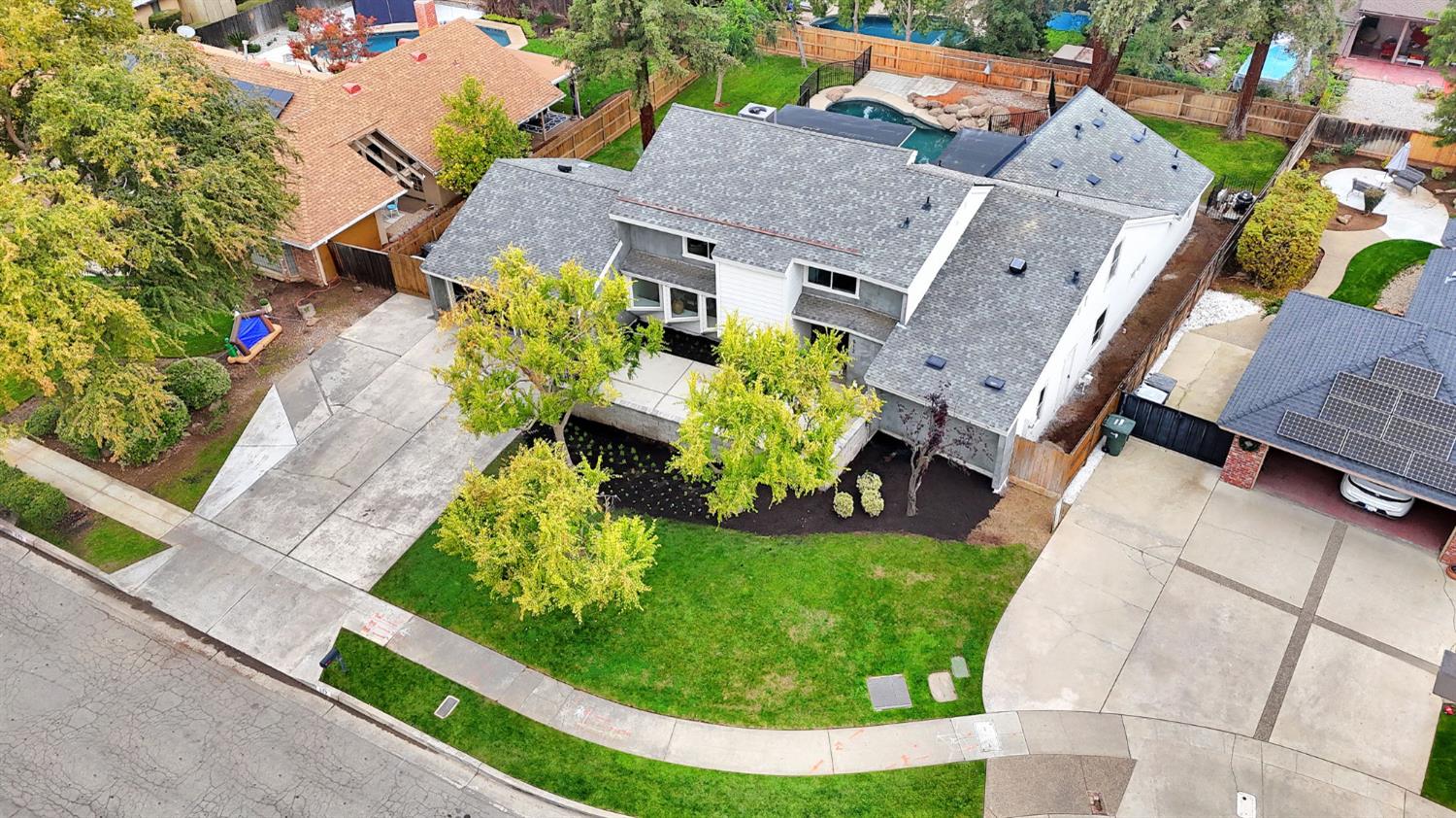 512 E Kelso Ave, Fresno, CA 93720