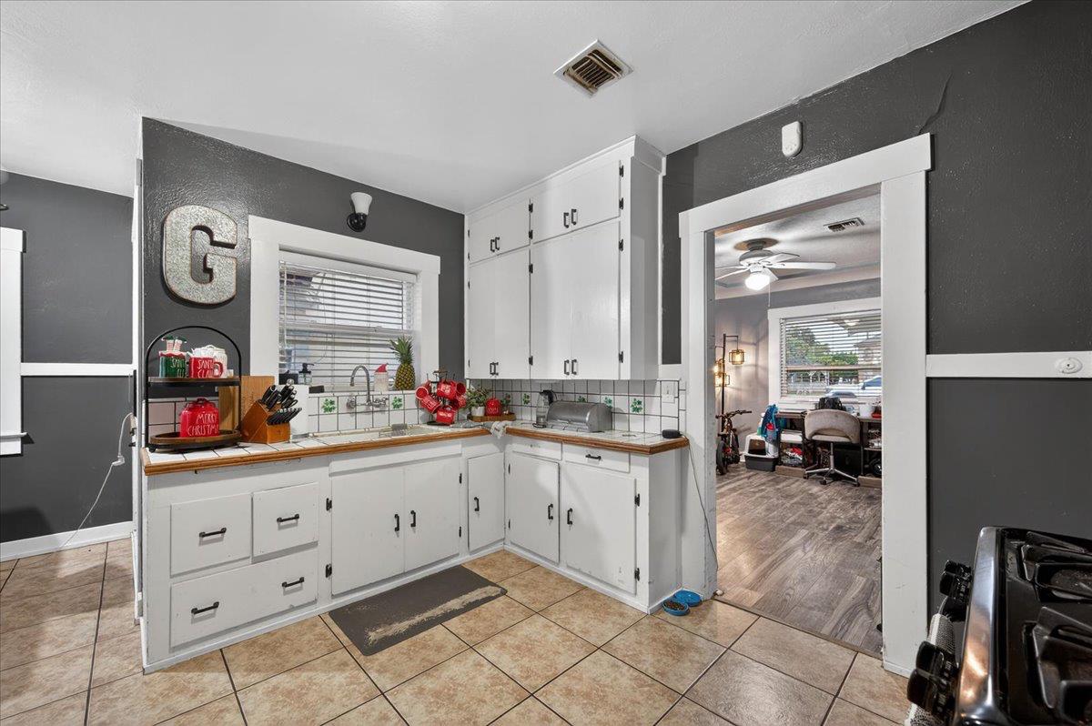 824 Hoag Ave, Sanger, CA 93657