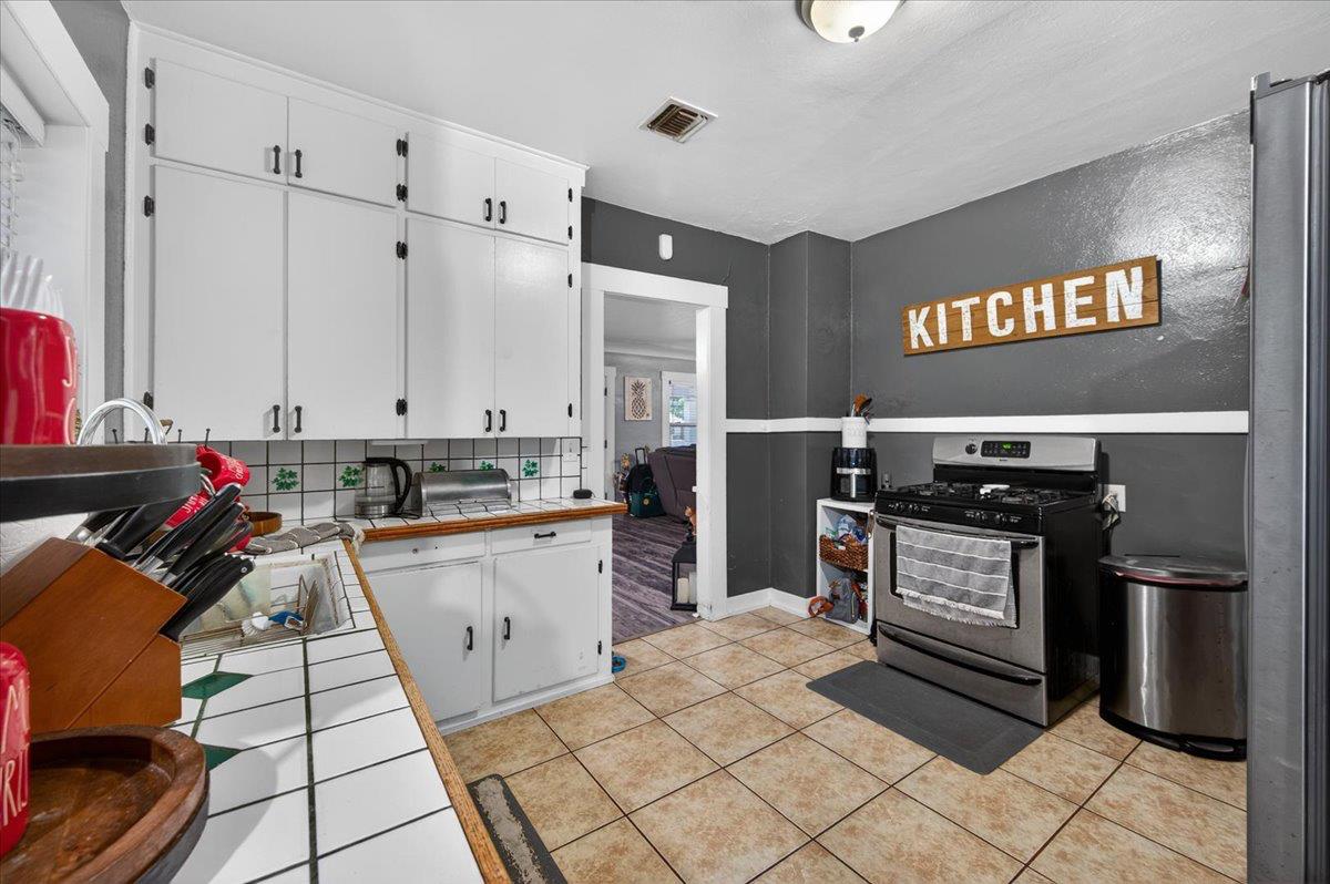 824 Hoag Ave, Sanger, CA 93657