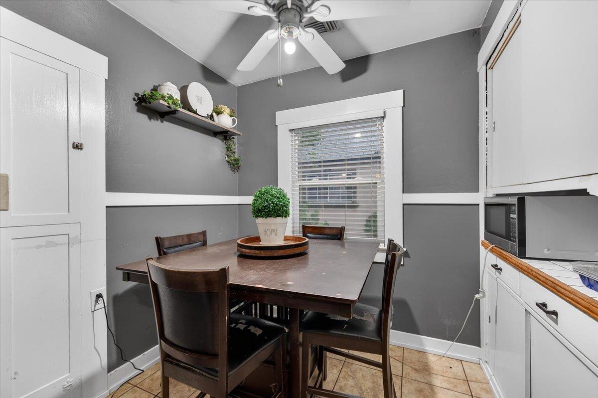 824 Hoag Ave, Sanger, CA 93657