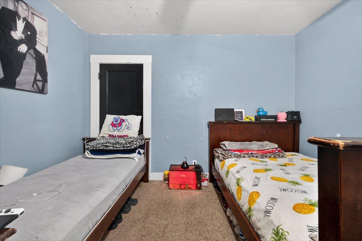 824 Hoag Ave, Sanger, CA 93657