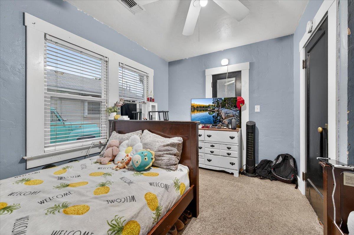 824 Hoag Ave, Sanger, CA 93657