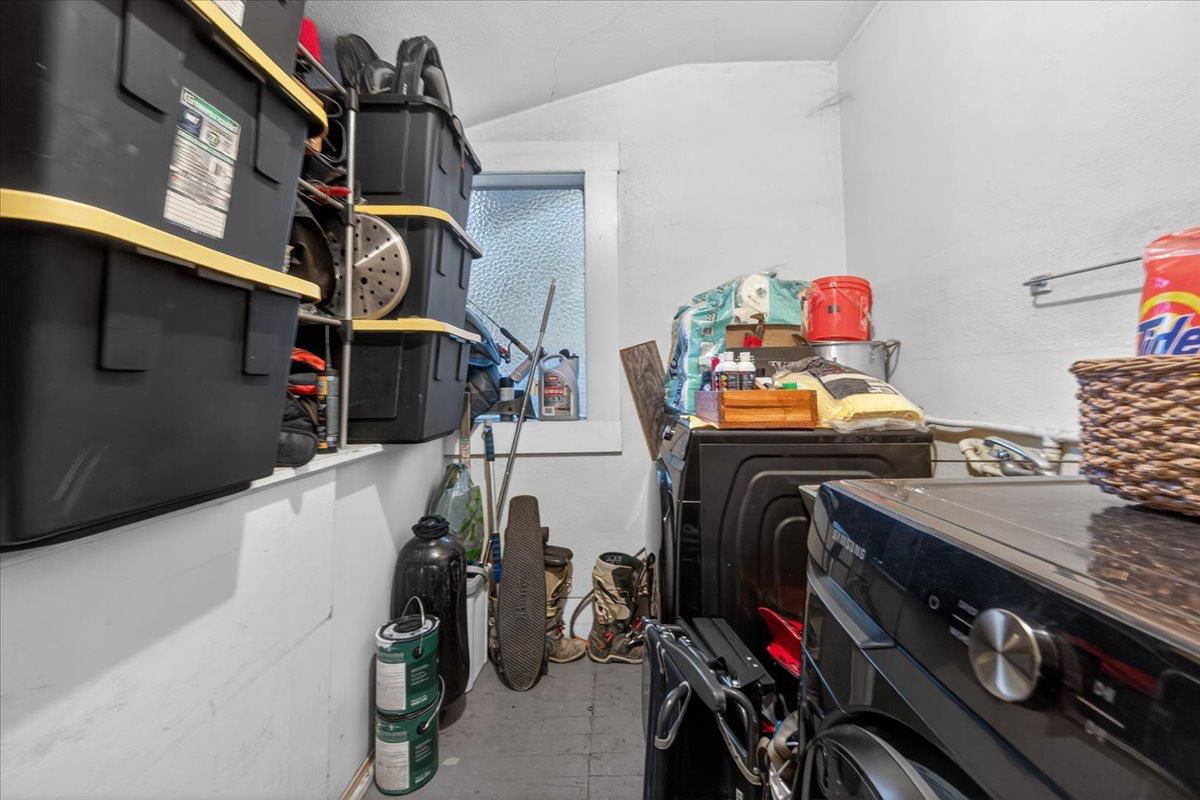 824 Hoag Ave, Sanger, CA 93657