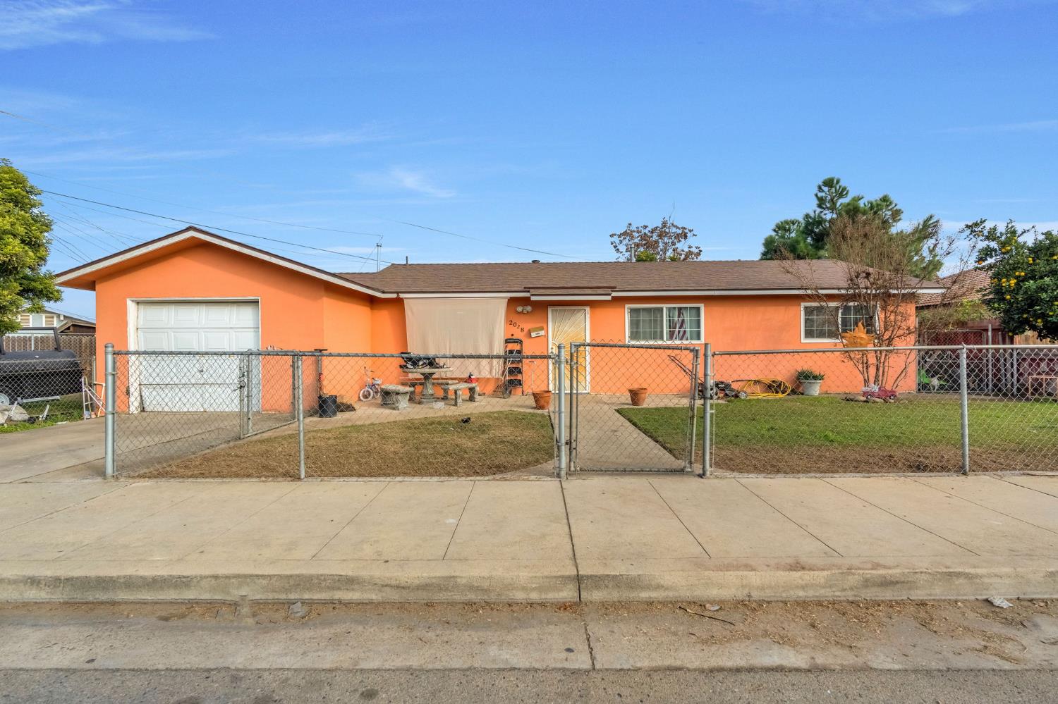 2028 Thompson Ave, Selma, CA 93662