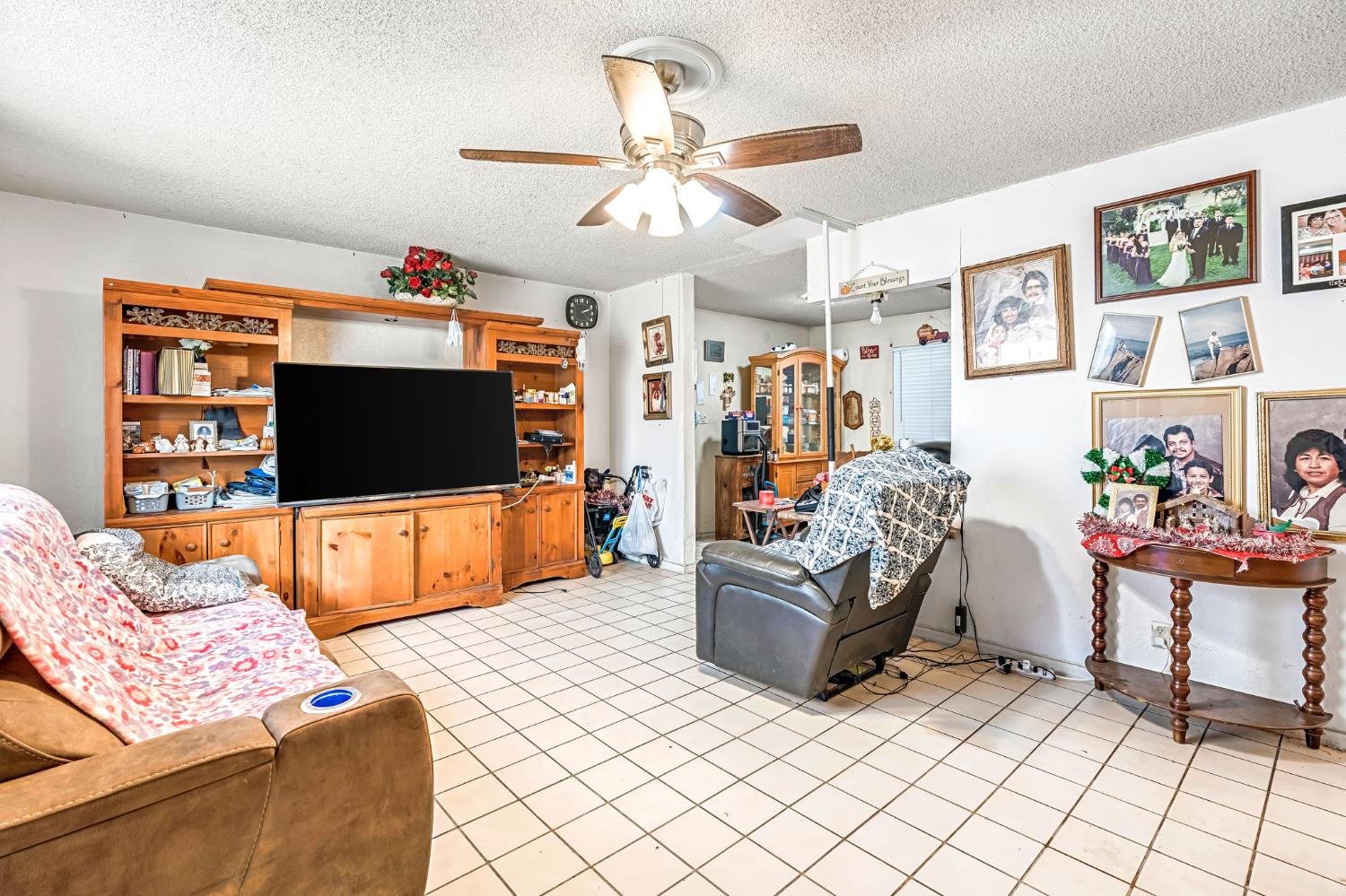 2028 Thompson Ave, Selma, CA 93662