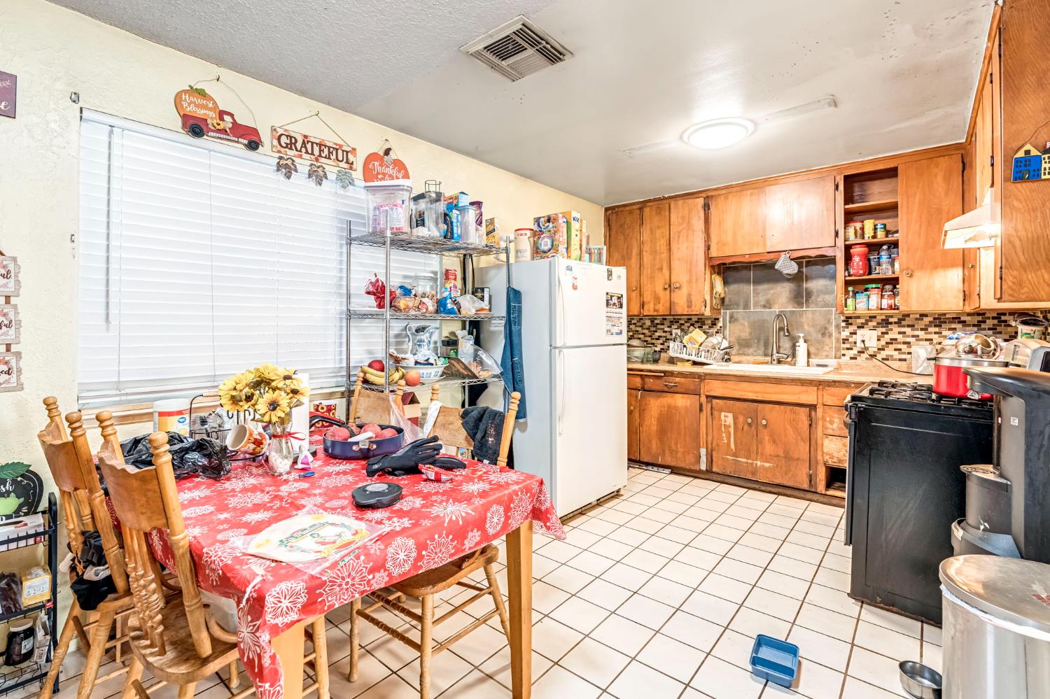 2028 Thompson Ave, Selma, CA 93662