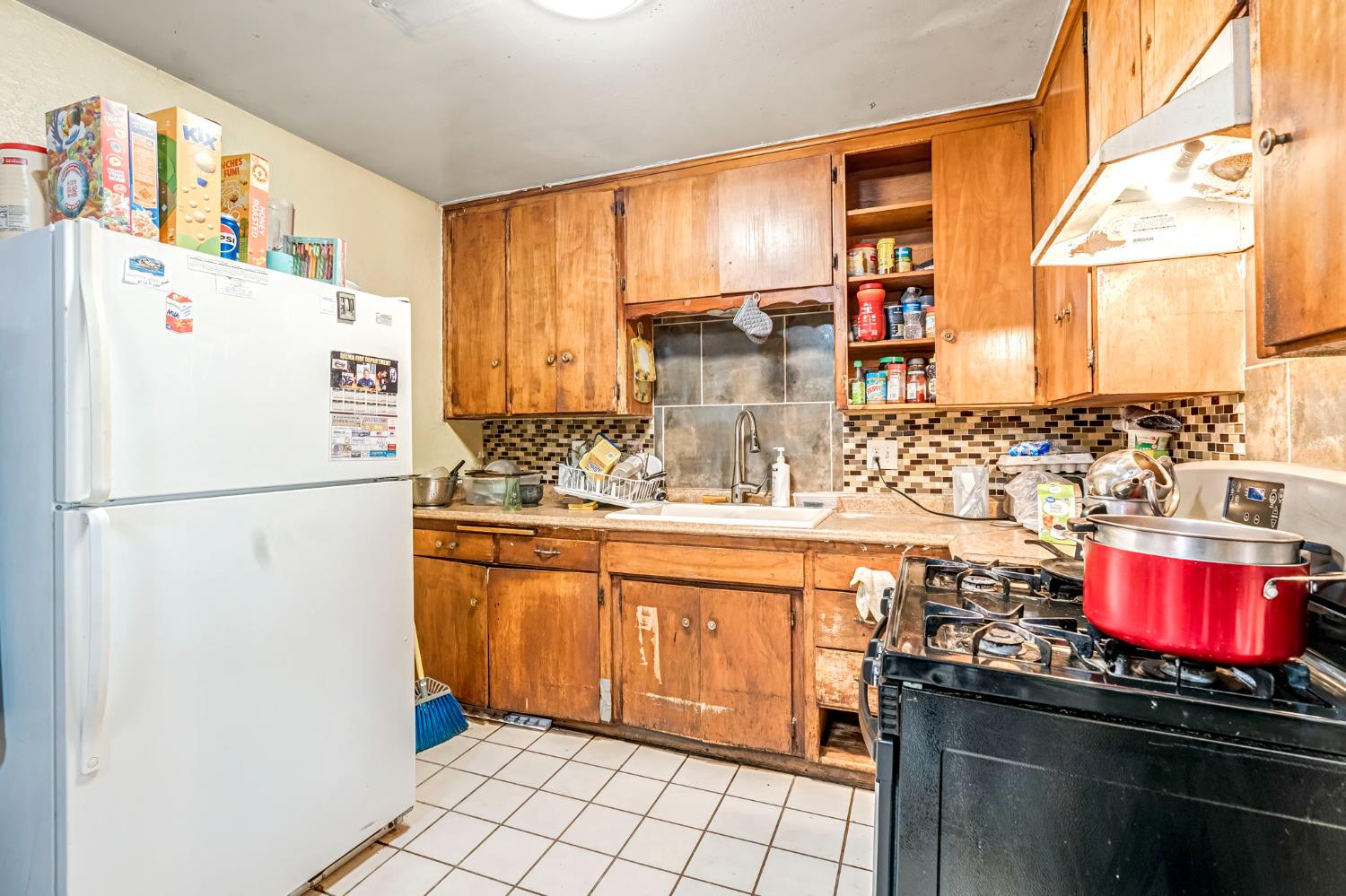 2028 Thompson Ave, Selma, CA 93662