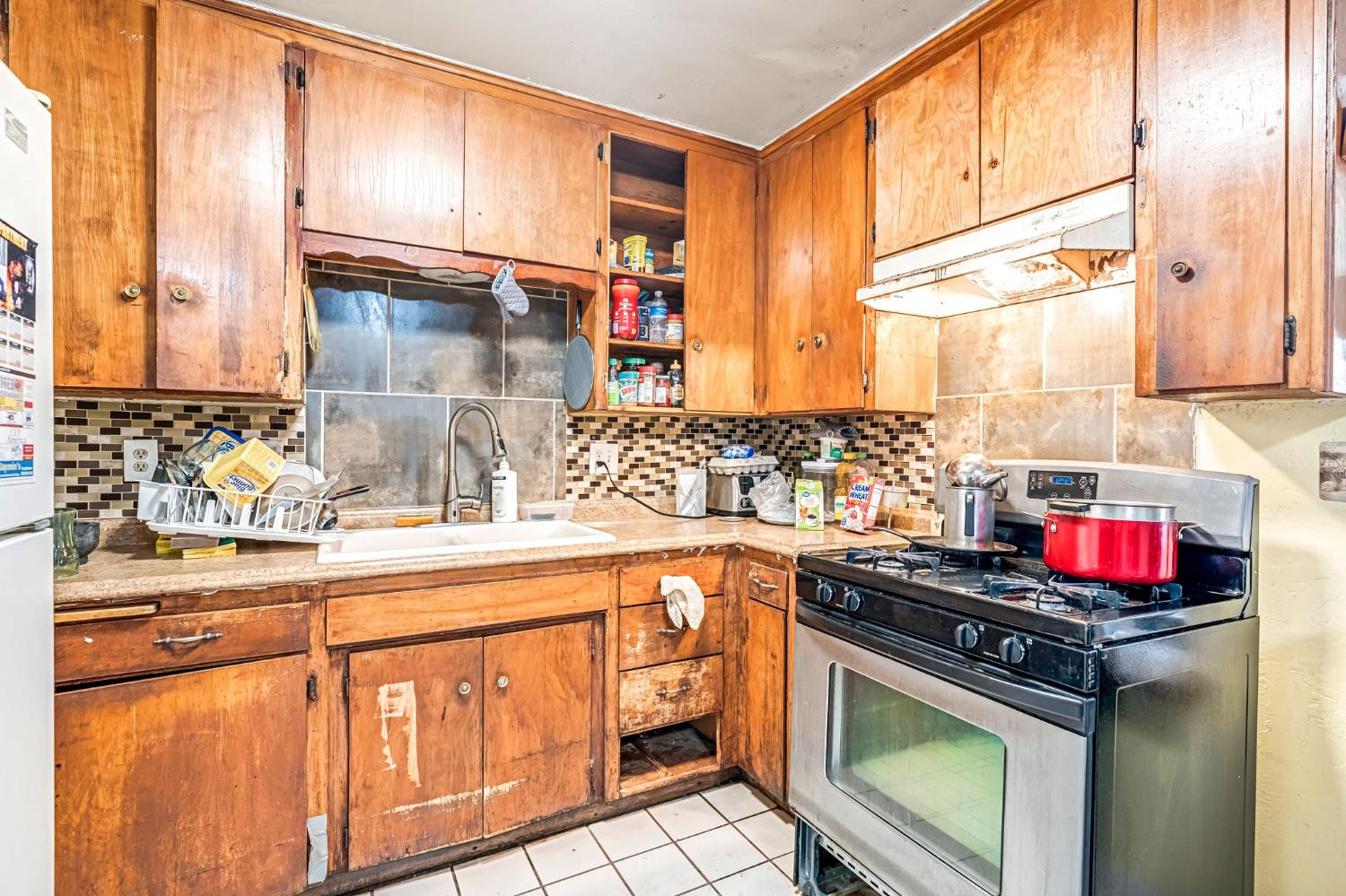 2028 Thompson Ave, Selma, CA 93662