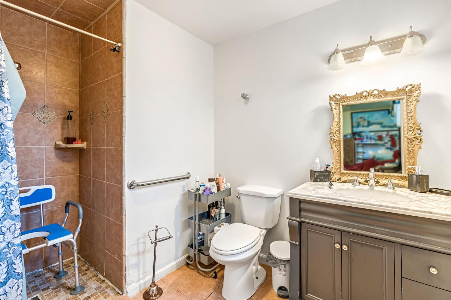 2028 Thompson Ave, Selma, CA 93662