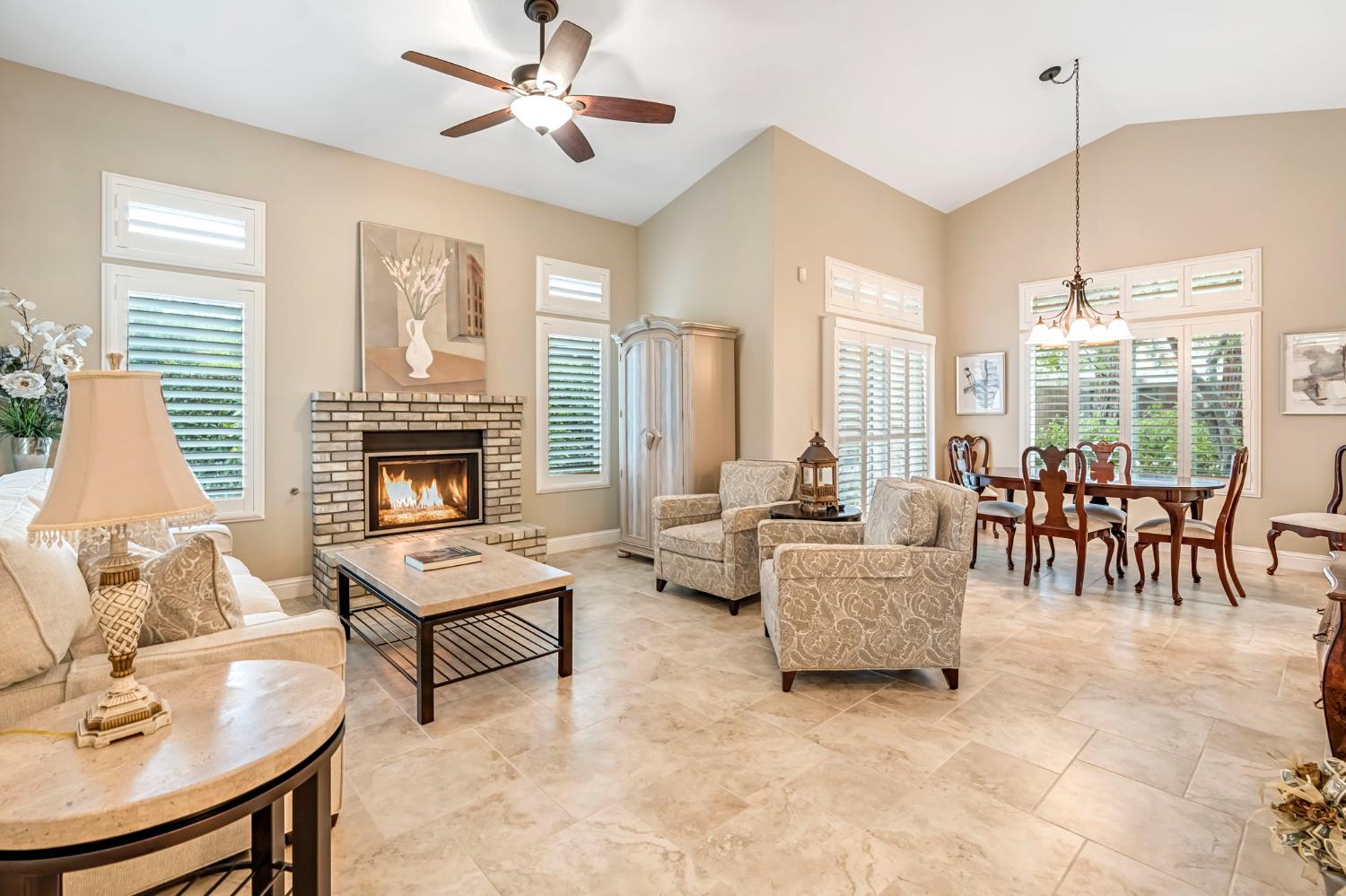 10619 N SEA SHELL, Fresno, CA 93730