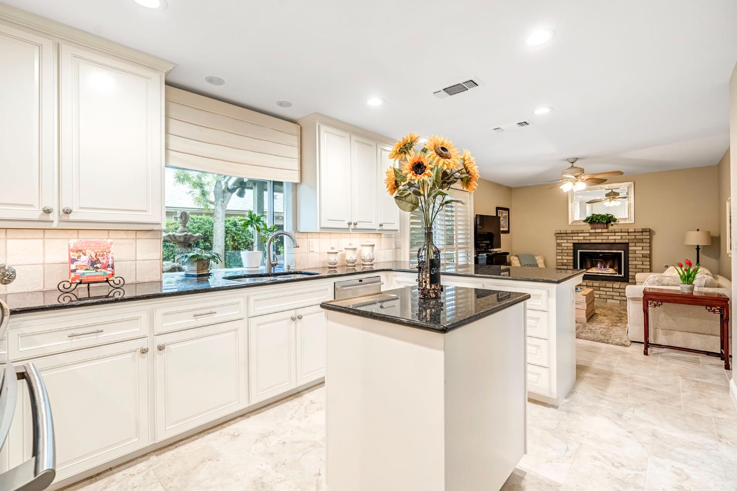 10619 N SEA SHELL, Fresno, CA 93730