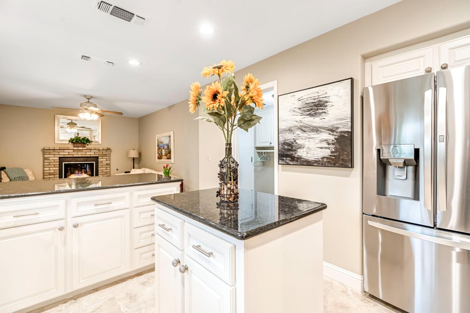 10619 N SEA SHELL, Fresno, CA 93730