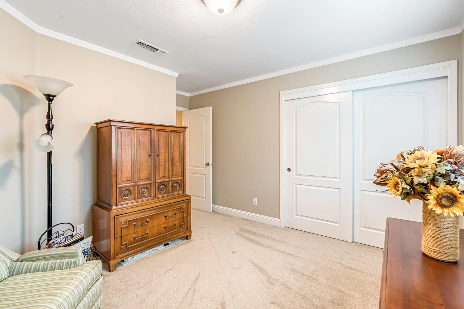 10619 N SEA SHELL, Fresno, CA 93730