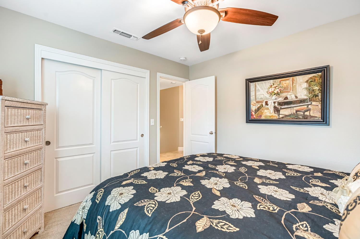 10619 N SEA SHELL, Fresno, CA 93730