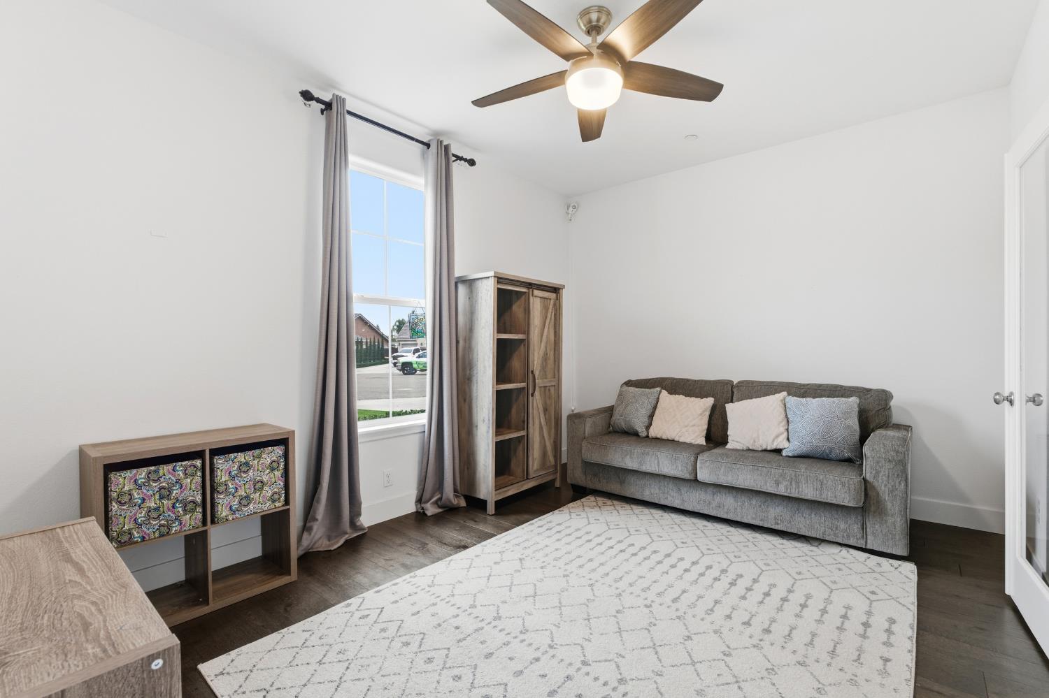 1323 N Traverse Ave, Clovis, CA 93619